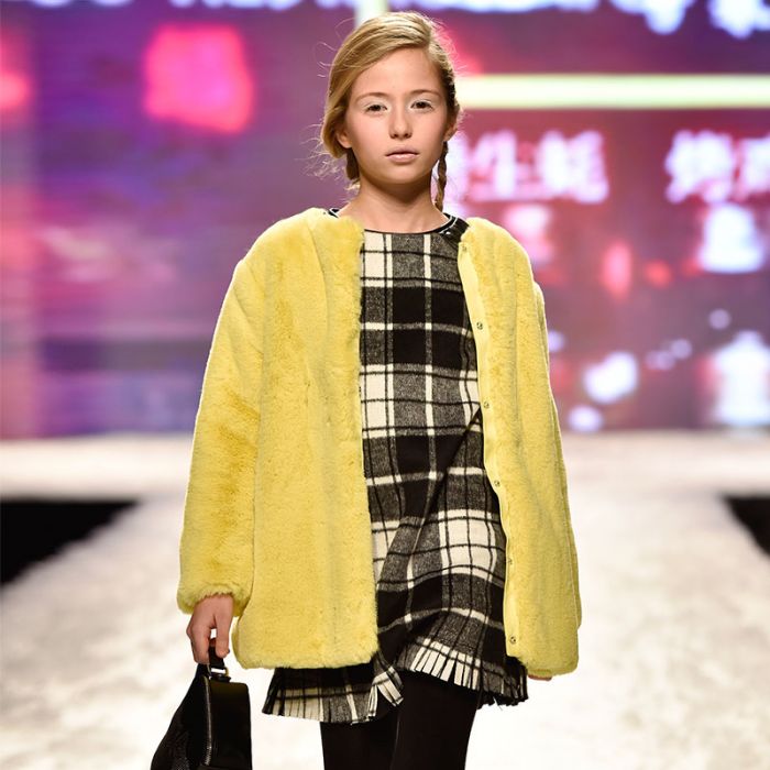 Cappotto con pellicciotto girocollo