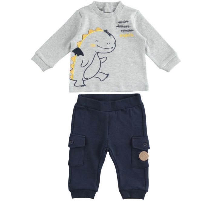 Completino con comodo pantalone modello cargo