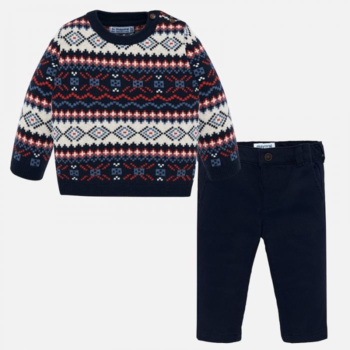 Completo maglioncino e pantalone abbinati stile elegante