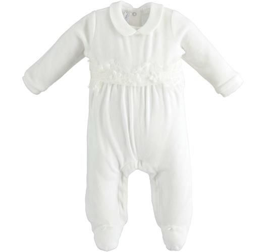 Tutina in ciniglia con elegante applicazione